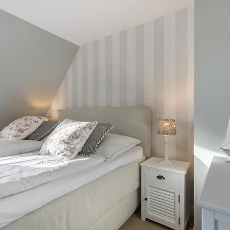 Vakantiehuis Ameland App 12 *